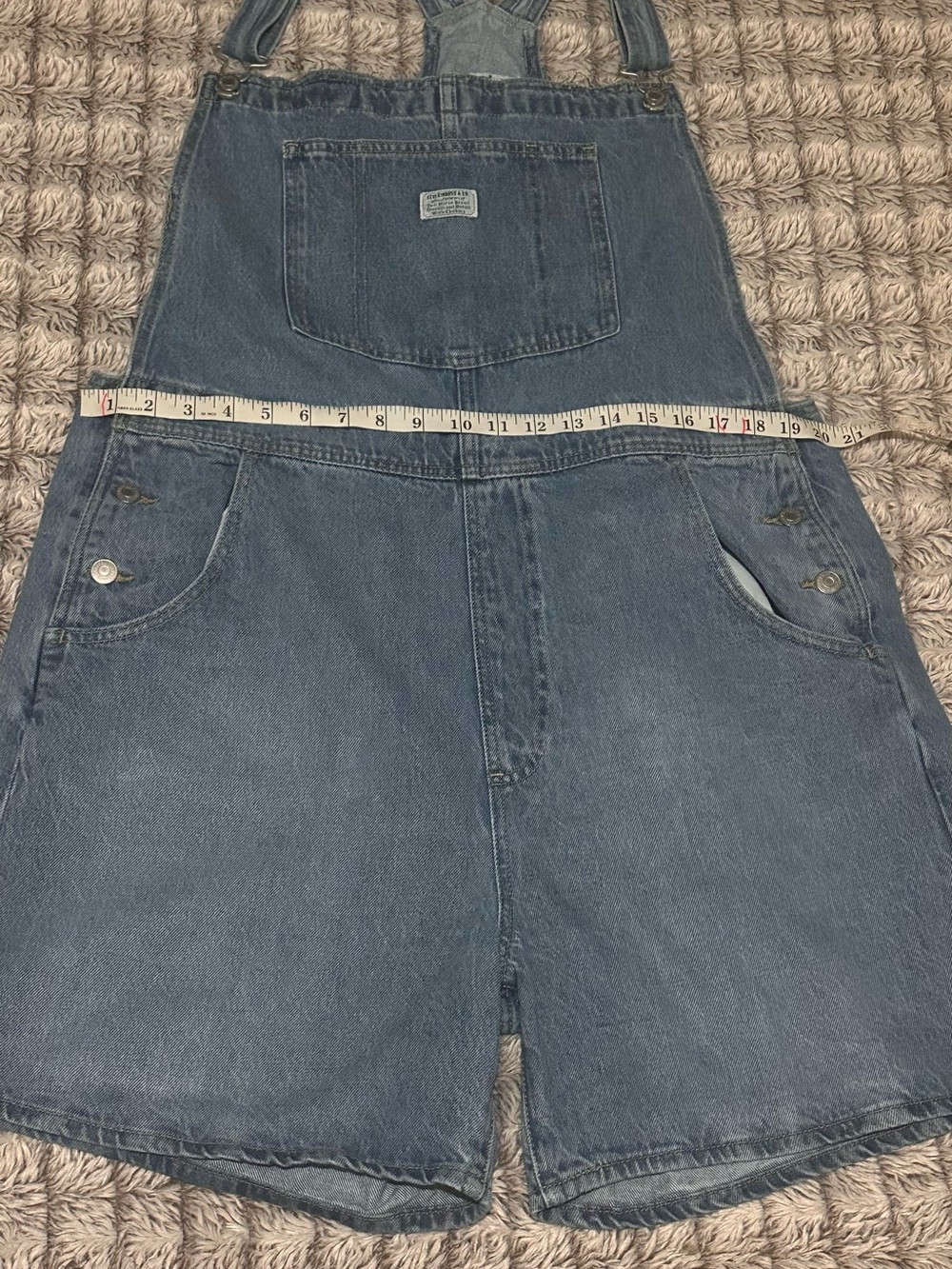 Levi’s Women’s XL Blue Denim Short Overalls Relaxed Baggy Fit - Picture 5 of 7